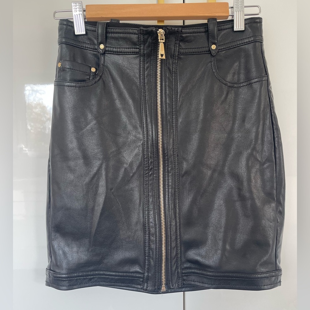 Guess Klaudia Faux-Leather Zip-Front Mini Skirt - Picture 2 of 4